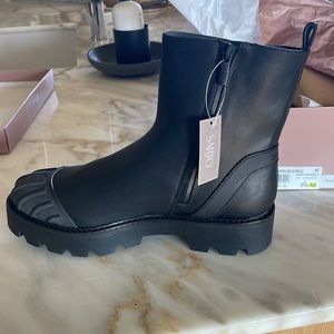 LEATHER CHELSEA BOOTS by SARTO A-BRANDIE TRACK SOLES